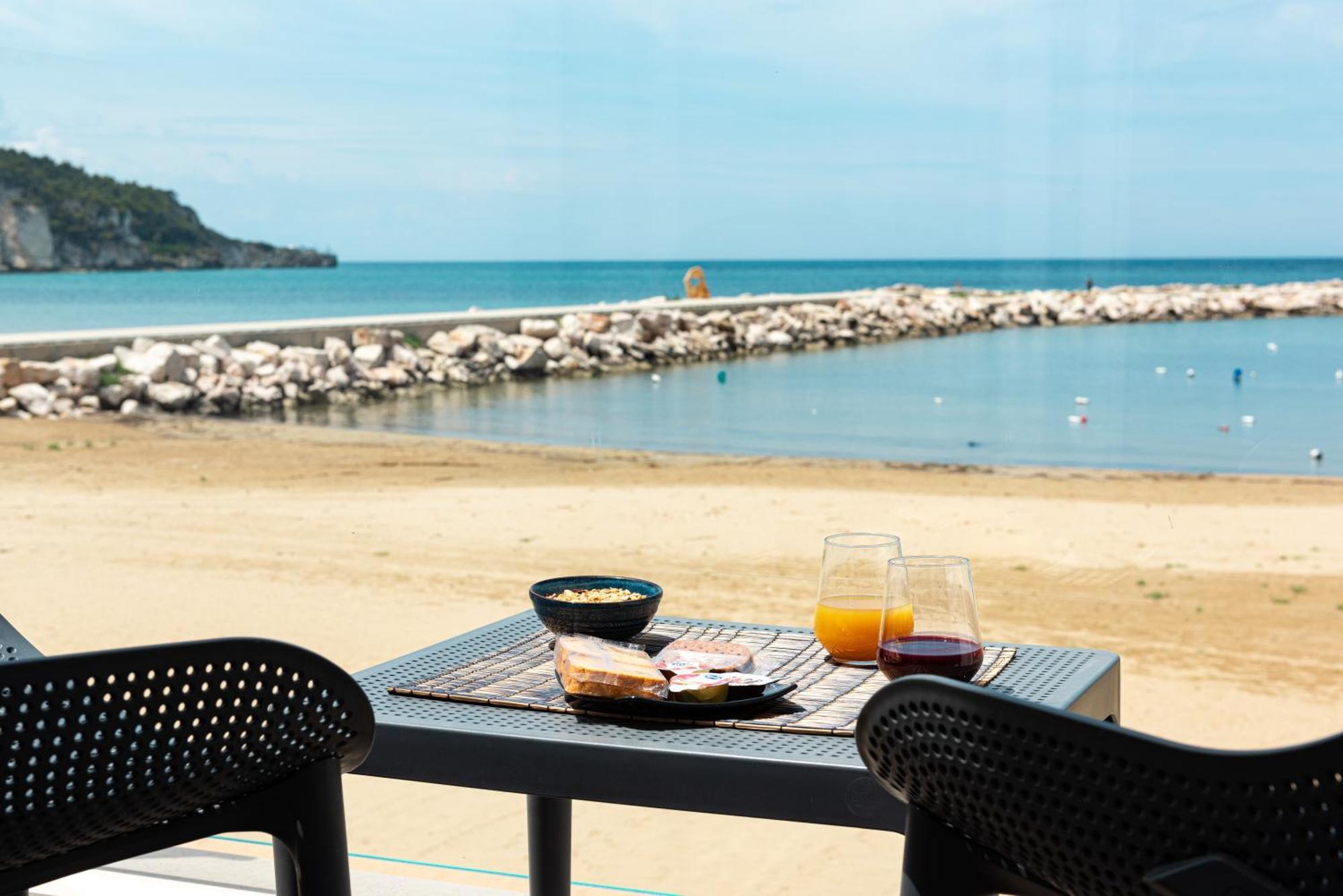 Marina Bay Beach Suites Пескічі Екстер'єр фото